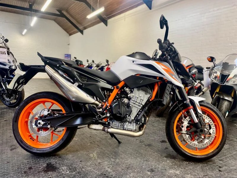 KTM 890 Duke