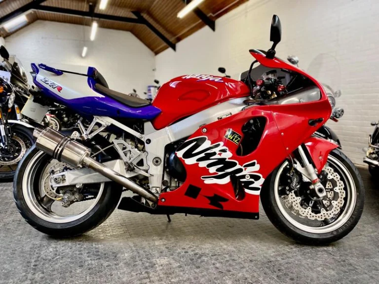 Kawasaki ZX-7R