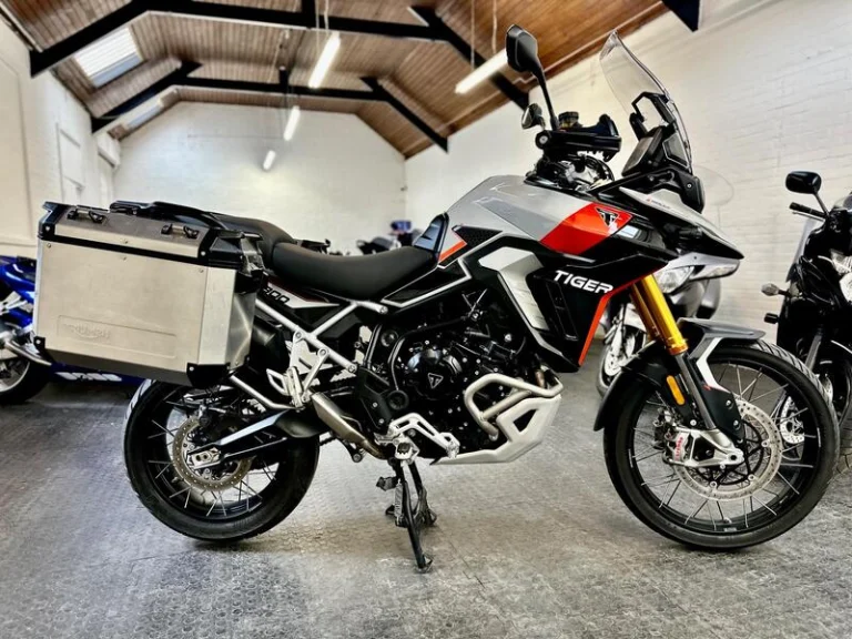 Triumph Tiger 900