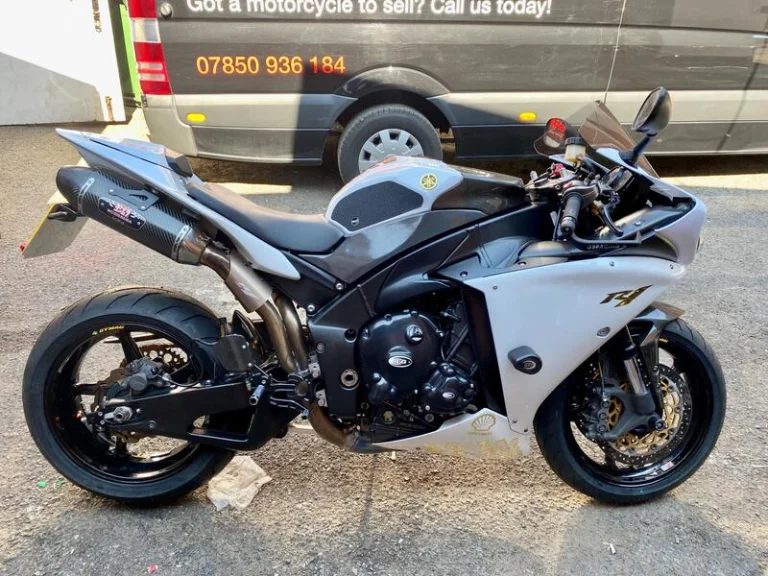 Yamaha R1