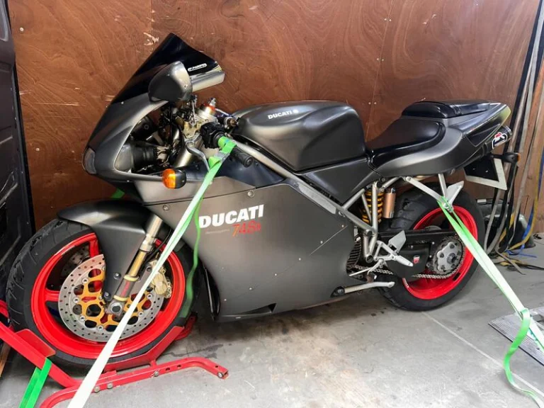 Ducati 748