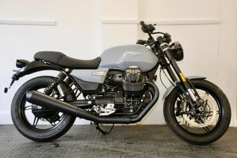 Moto Guzzi V7