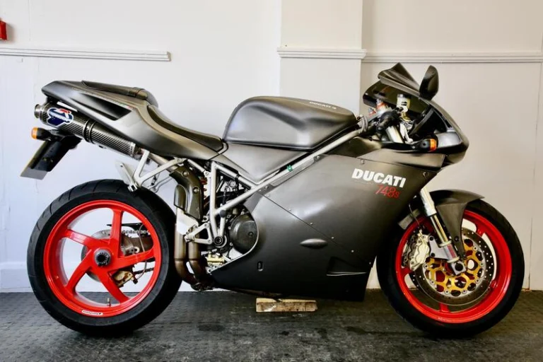 Ducati 748