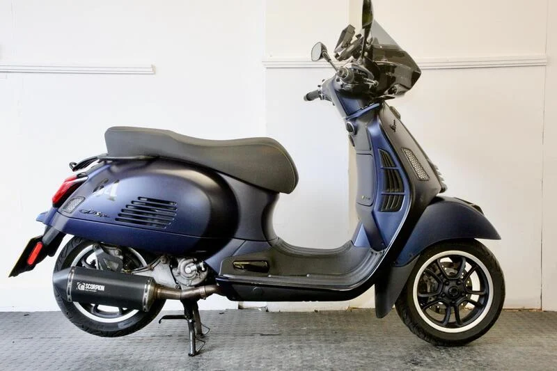 Piaggio Vespa GTS 300