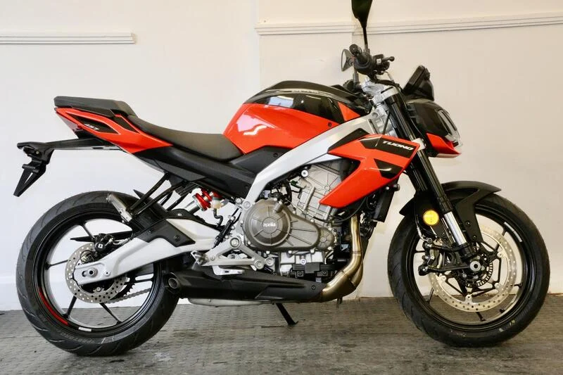 Aprilia Tuono 457