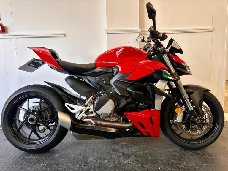 Ducati Streetfighter V2