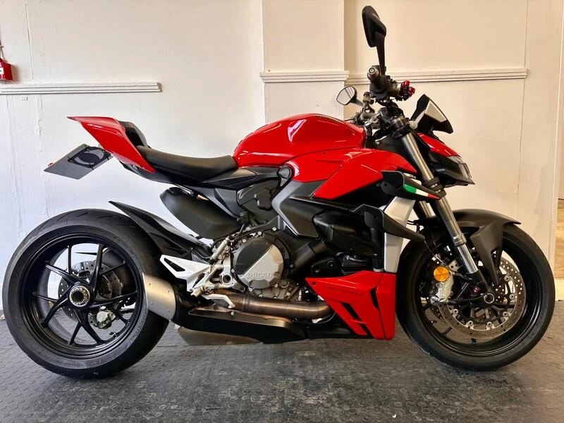 Ducati Streetfighter V2