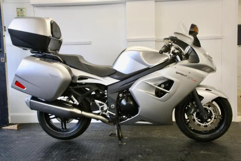 Triumph Sprint GT 1050
