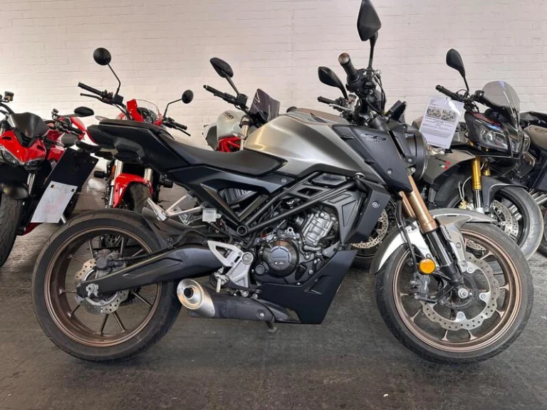 Honda CB125R