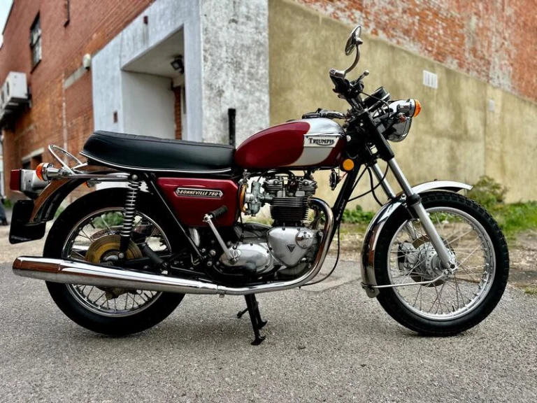 Triumph Bonneville 750 Twins