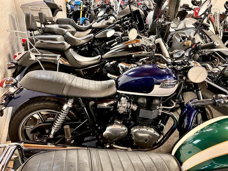 Triumph Bonneville 865